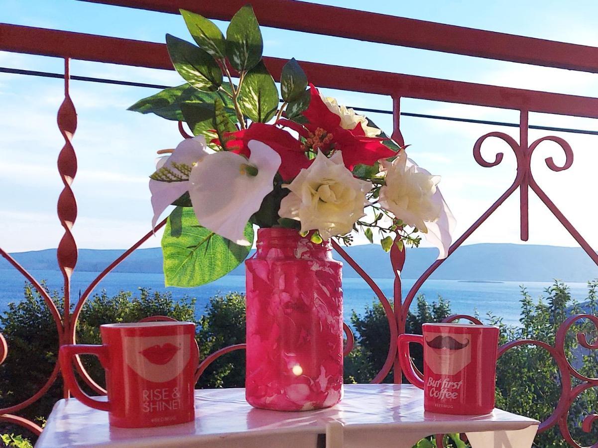 Holiday House With Seaview Сень Екстер'єр фото