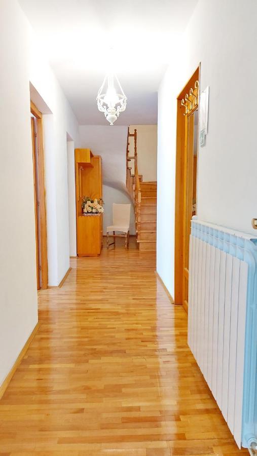 Holiday House With Seaview Сень Екстер'єр фото