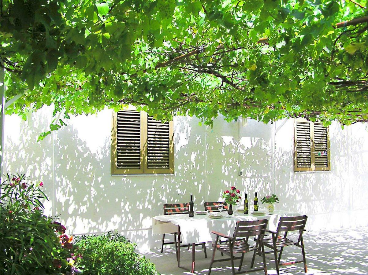 Holiday House With Seaview Сень Екстер'єр фото